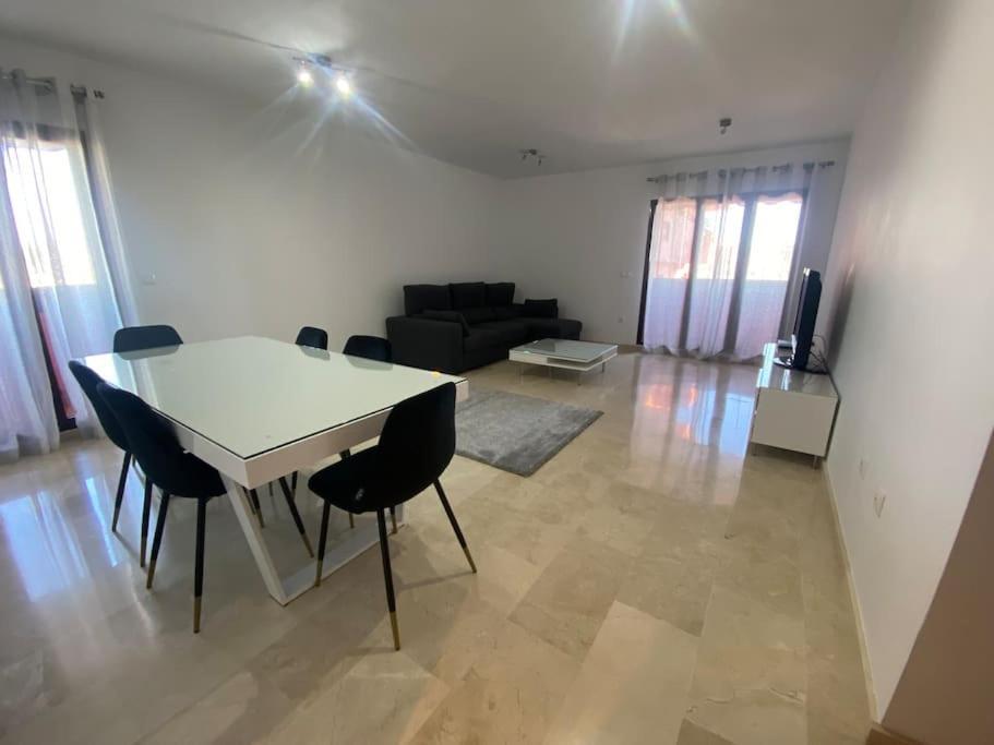 Central Estepona 3 Bed Apt With Pool And Parking Kültér fotó
