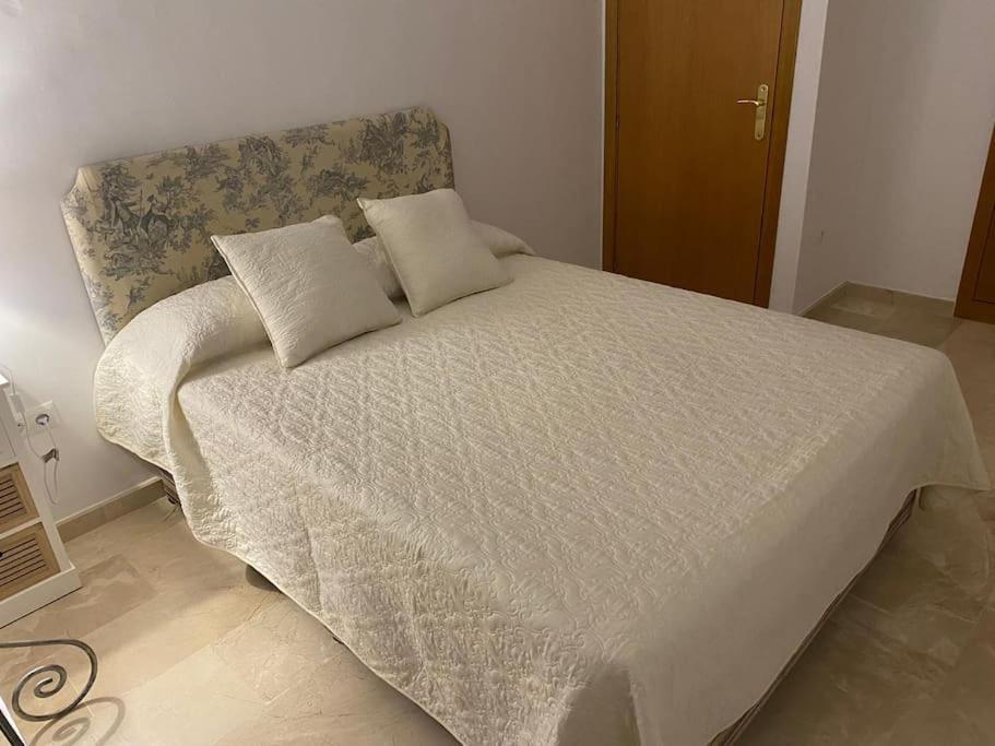 Central Estepona 3 Bed Apt With Pool And Parking Kültér fotó