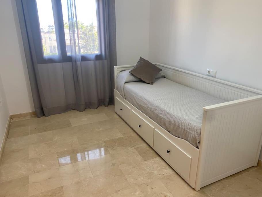 Central Estepona 3 Bed Apt With Pool And Parking Kültér fotó
