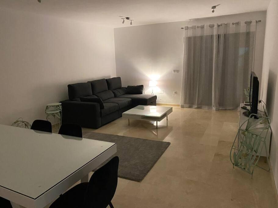 Central Estepona 3 Bed Apt With Pool And Parking Kültér fotó